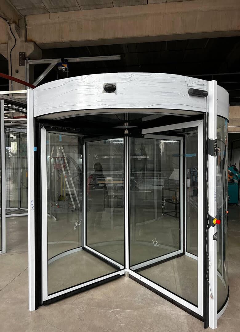 Револьверная дверь MIRPORT RDS с LightBox в Москве